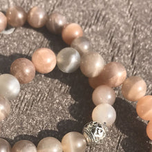 Load image into Gallery viewer, Moonstone Bracelet