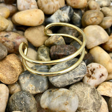 Load image into Gallery viewer, Bombshell Wire Cuff