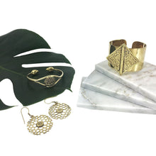 Load image into Gallery viewer, Hammered Bombshell Cuff